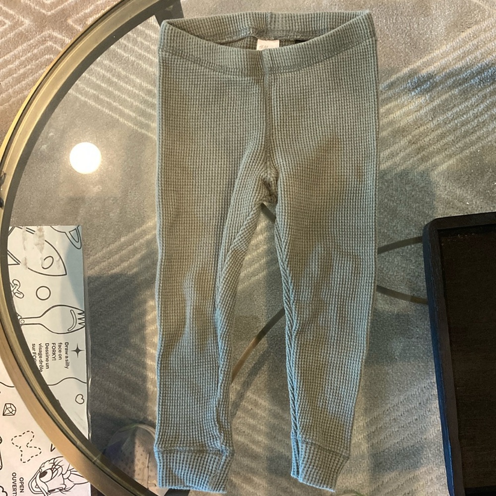 H&M 3T sage green waffle Leggings Comfortable Stylish Bottoms